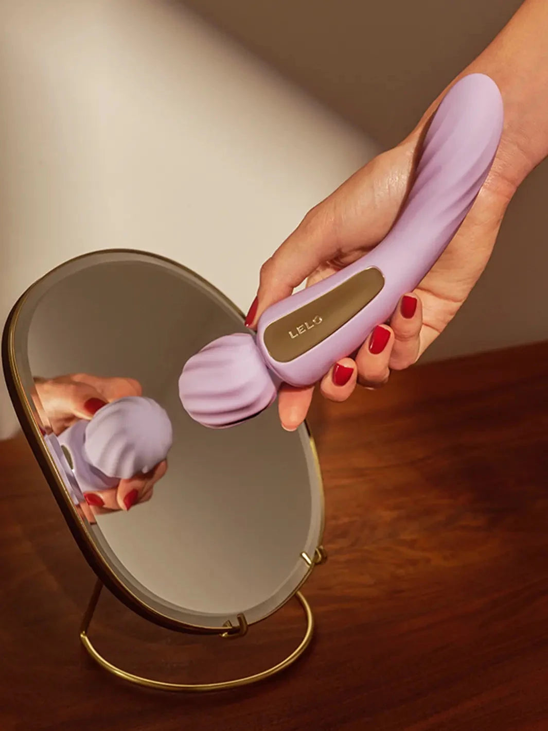 LELO Switch Double-Sided Wand Vibrator - joujou.com.au